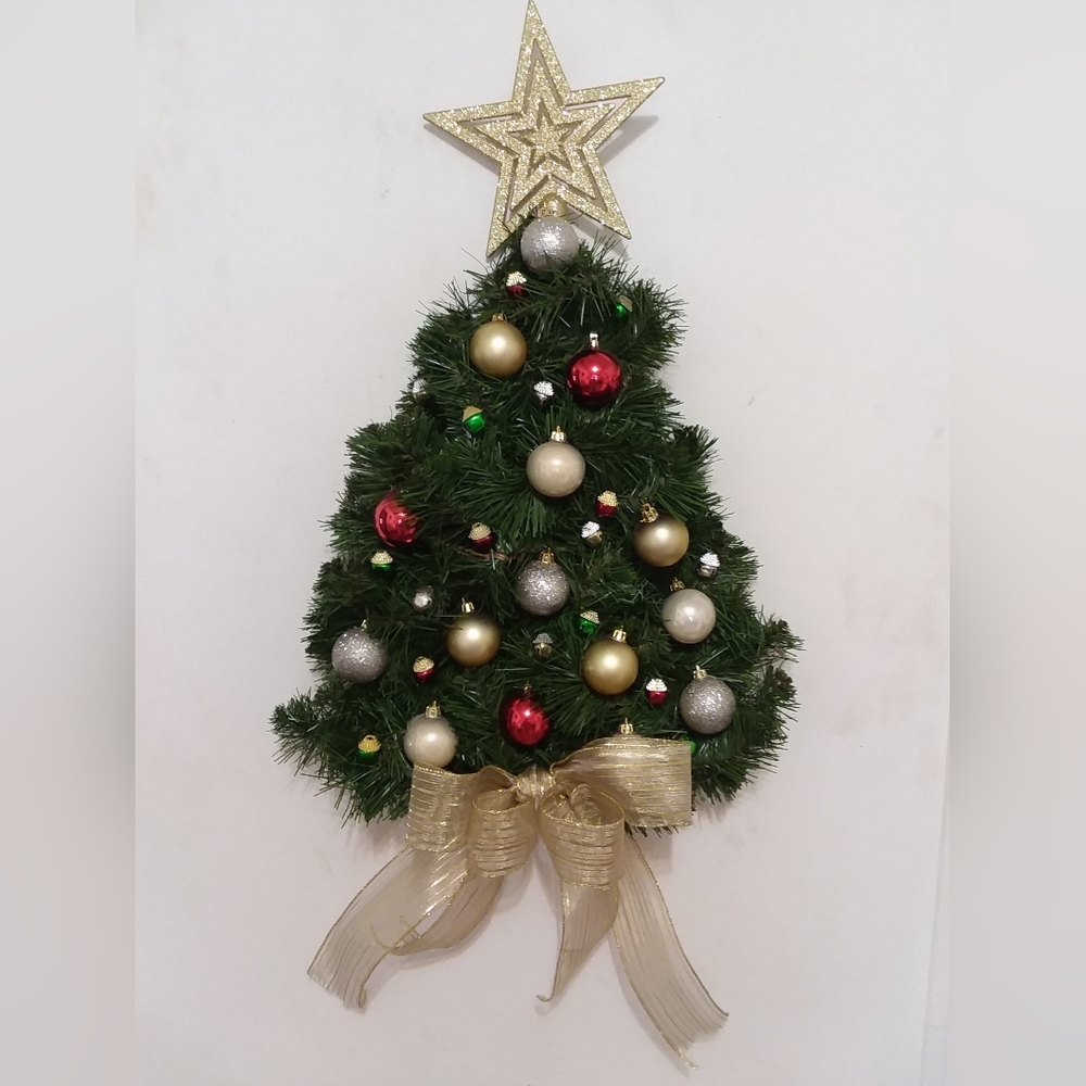 26-inch Ht X 18-inch Width Handmade Christmas Tree Wreath